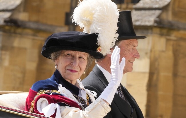 Принцеса Ан сестрата на крал Чарлз Трети  е в болница От