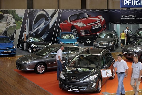 Най вероятно азиатските компании ще изнесат част от заводите си в Европа но продукцията им няма