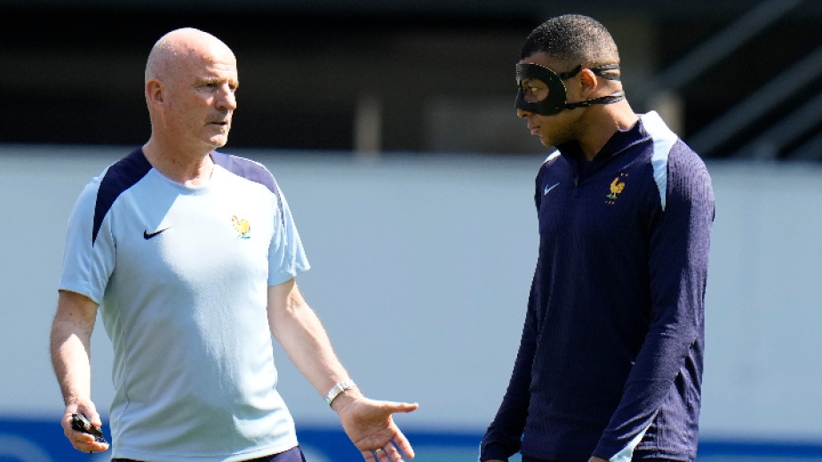 УЕФА разреши на френския нападател Килиан Мбапе да играе с