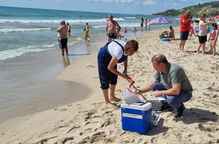 Отпадат ограниченията за къпане в морето край Кранево Резултатите от