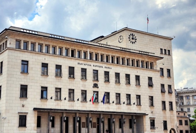 България покрива всички критерии остава само инфлацията за членство в