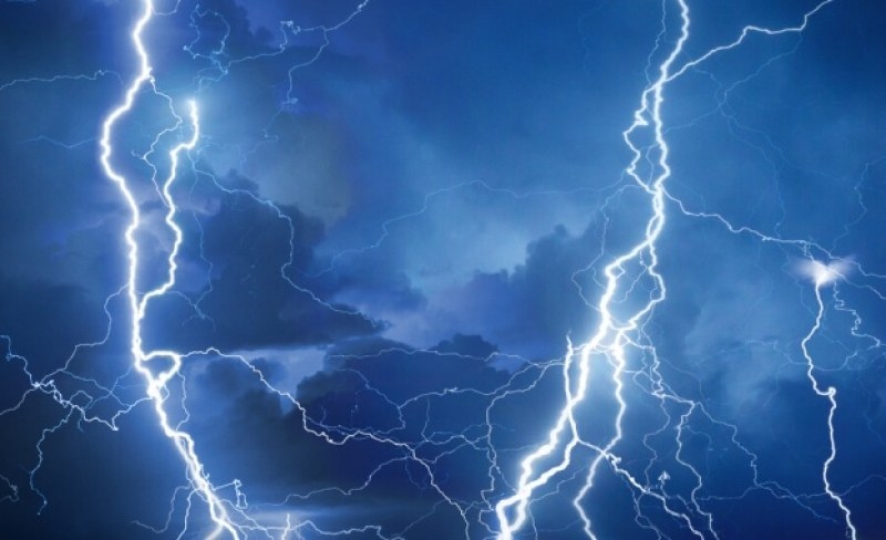 Летни бури прекъснаха опасните жеги които настъпиха през юни Месецът