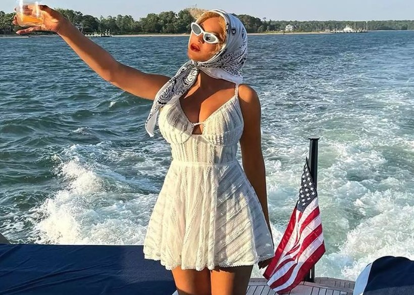 Певицата Бионсе и съпругът ѝ рапърът Джей Зи прекарват времето