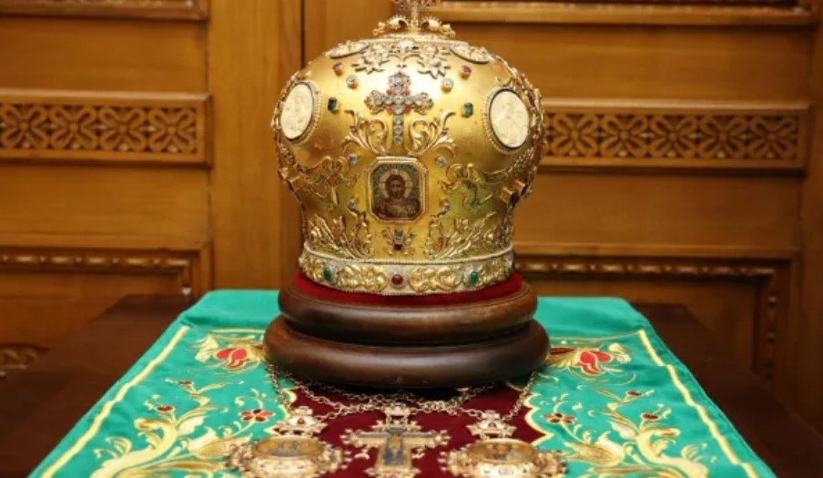 За разлика от останалите митрополити от Светия синод на БПЦ