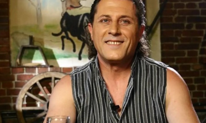 Бащата на Радка Пиратка попфолк динозавърът Тошко Тодоров отново се