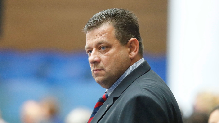 Доскорошният председател на парламентарната група на Величие Николай Марков не е