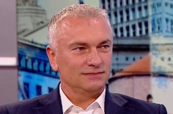 Има напрежение между Ахмед Доган и Делян Пеевски Защото ДПС