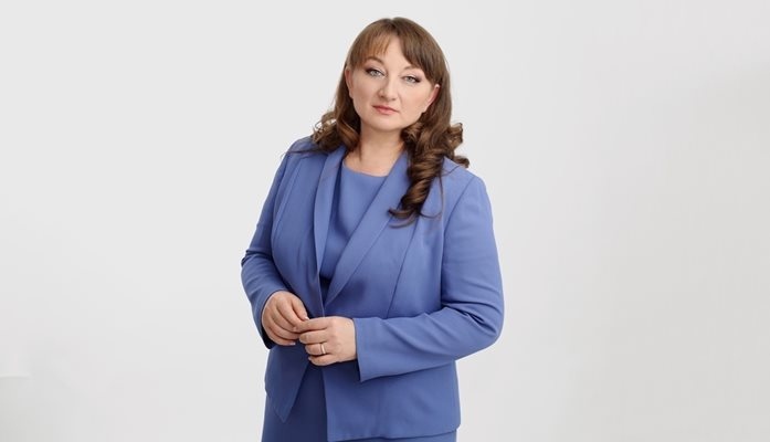 С мантрата експерти е ясно че не се търси решение