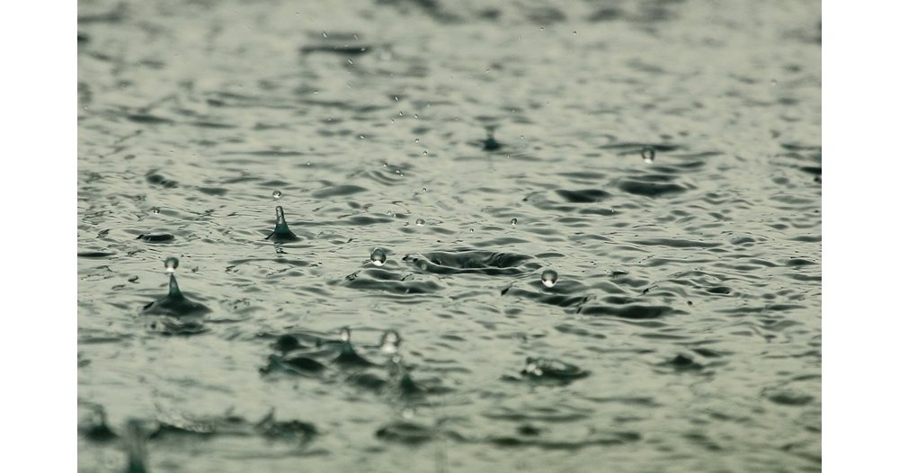 Двама души загинаха при поройни дъждове в Черноморската област и