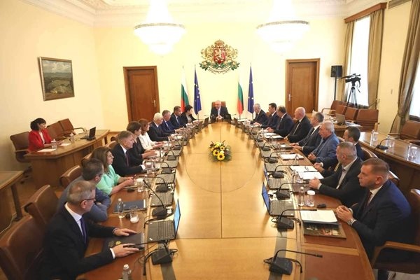 Ще предвидим да има симетричност при настаняването на пострадалите от