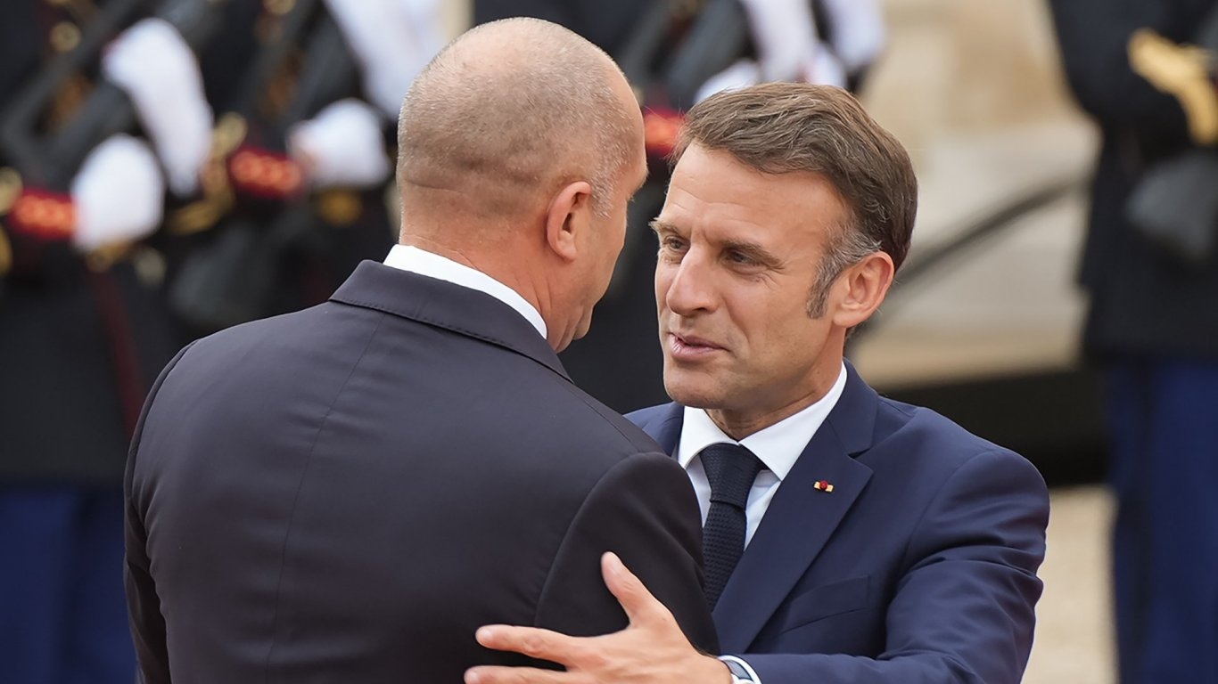 Българският президент и съпругата му посетиха и изложбата на скулптора