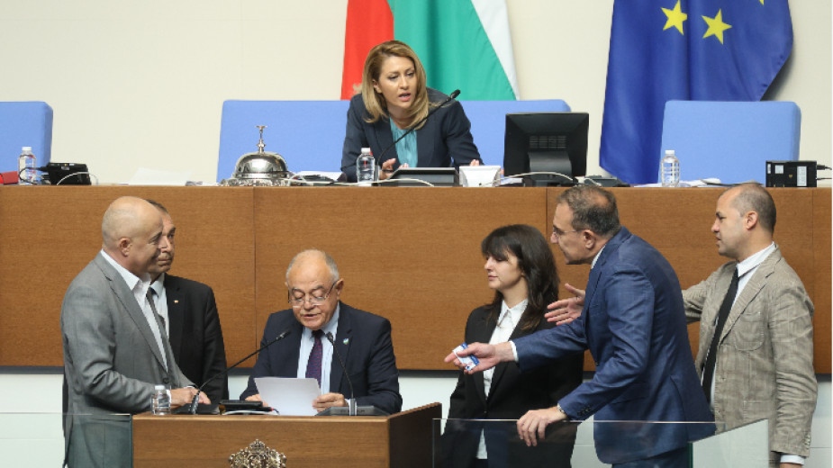 Скандал и прекъсване на заседанието на парламента предизвика изказване на