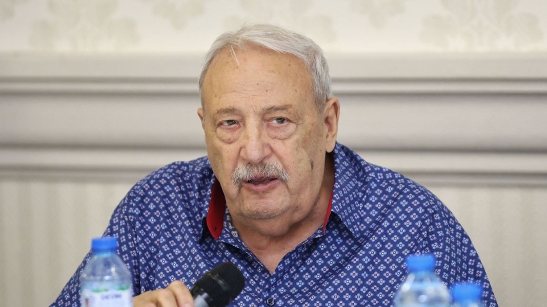 Изключително тежко е състоянието на журналиста Иван Гарелов съобщават от