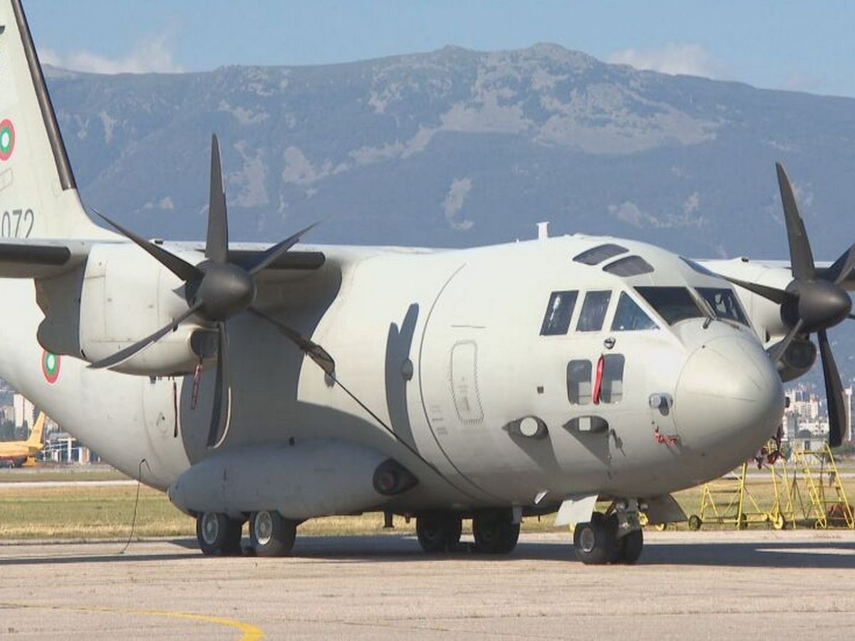 Военен самолет Спартан транспортира до столичната спешна болница Пирогов пострадалото