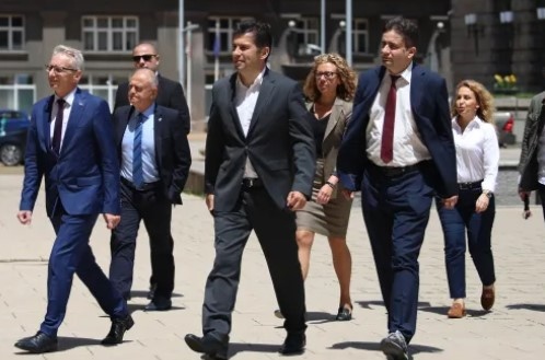 Депутати от са внесли в деловодството на Народното събрание за промени в