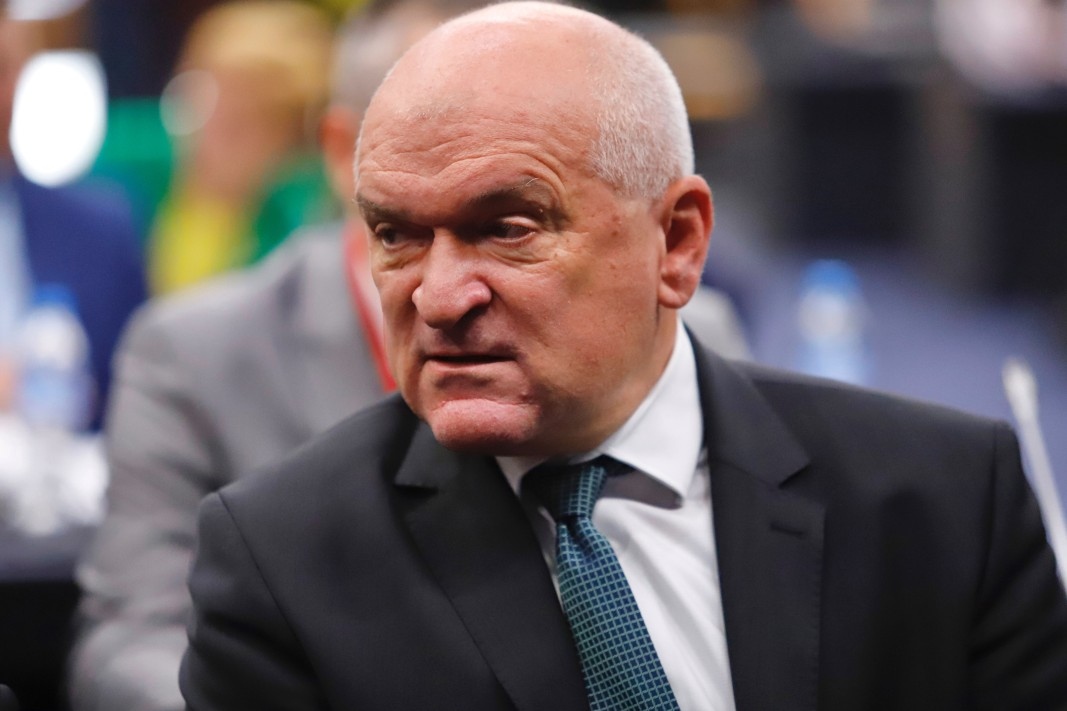 С всеки ден се усложни политическото напрежение  стигна се до това