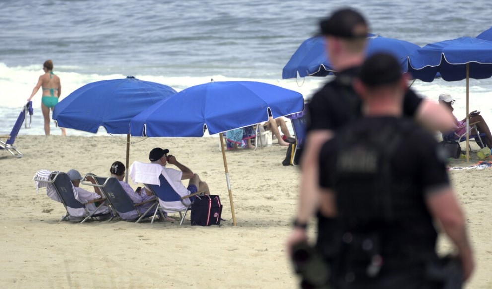 Президентът на Съединените американски щати се появи изненадващо на обществен