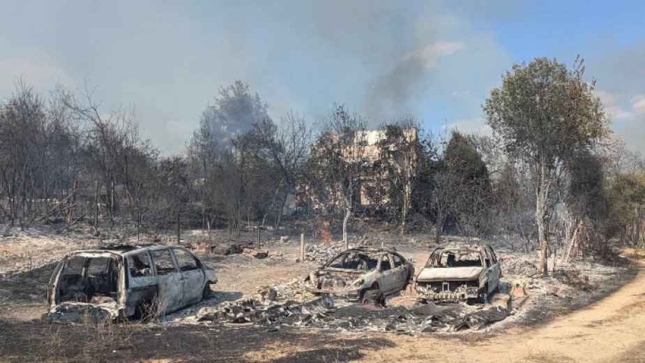 Два големи пожара се запалиха в района на брезовското село