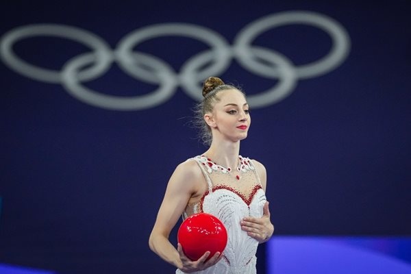 Тържественото посрещане на отбора ни по художествена гимнастика на летище