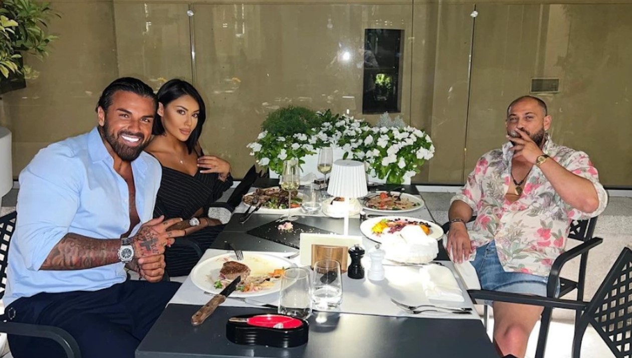 Поредната провалена връзка на Благой Георгиев този път завърши без бебе и