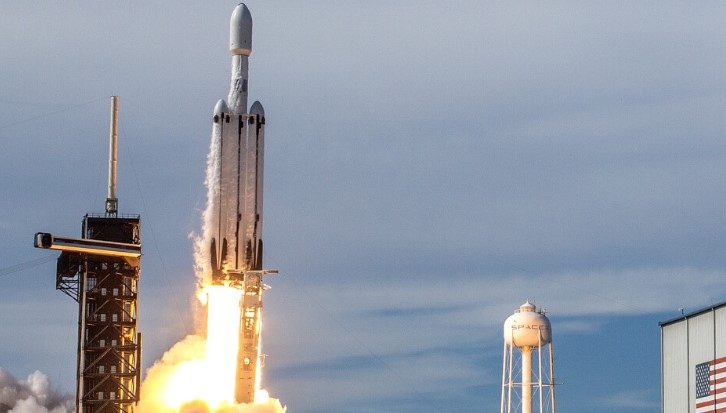 SpaceX съобщи че отлага с поне 24 часа старта на