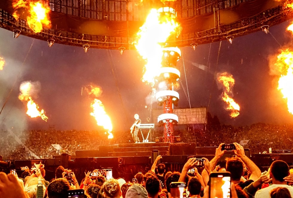 Грандиозно и мащабно – така феновете определиха концерта на британската звезда Ед