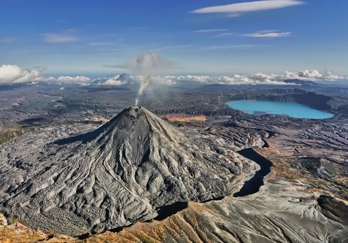 Издирвателните екипи не са открили оцелели на мястото на катастрофата