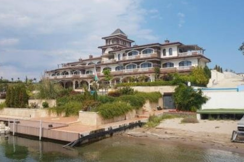 Разпадът на съдружието между почетния председател на ДПС Ахмед Доган