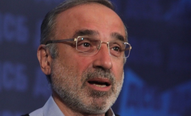 България като днешна държава има поне три части които не