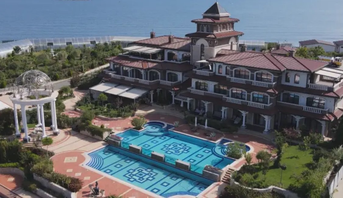 Лек автомобил на Румен Гайтански Вълка който се издрива