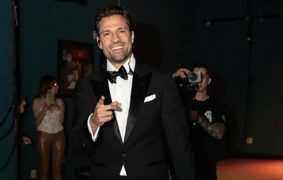 Гръцката супер звезда Константинос Аргирос ще изнесе мащабен концерт спектакъл на