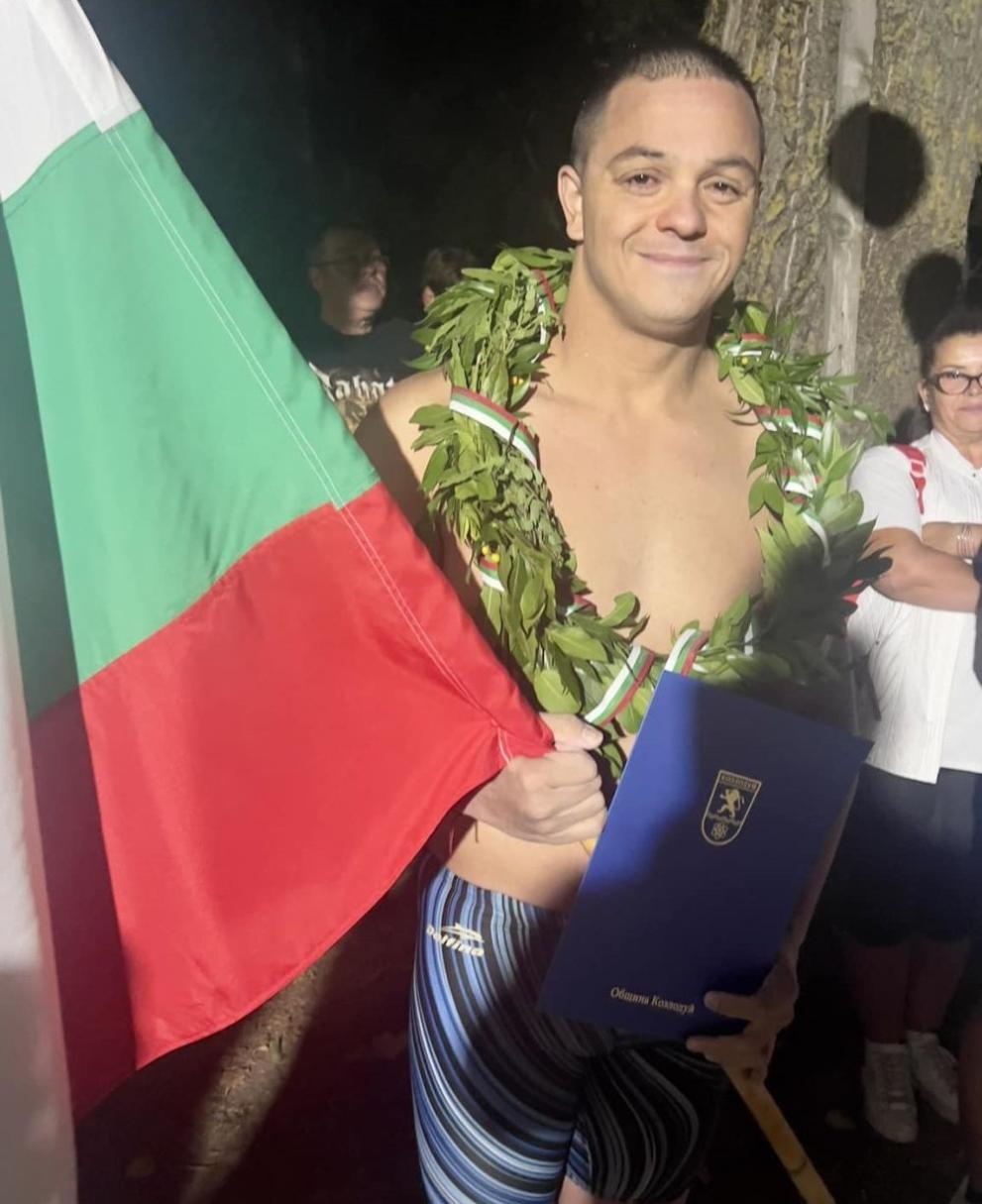 Българският плувец Цанко Цанков осъществи успешно първото по рода си