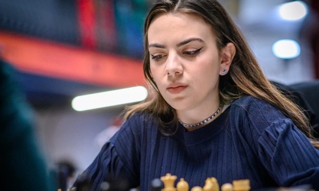 Националният отбор на България за жени записа победа с 2 5 1 5