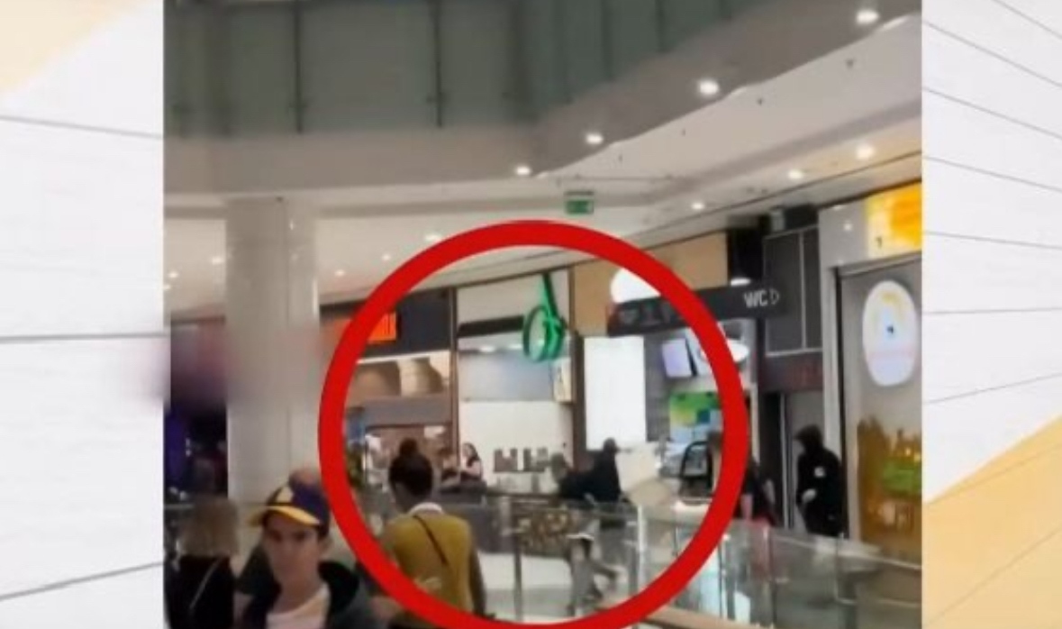 Агитки на ЦСКА и Левски са се атакували взаимно в мол