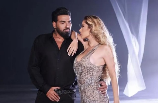 Костинбродският славей Азис пя пред 25 хил души Краля на