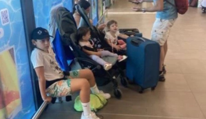 Група от 87 български туристи се оказа заклещена на летището