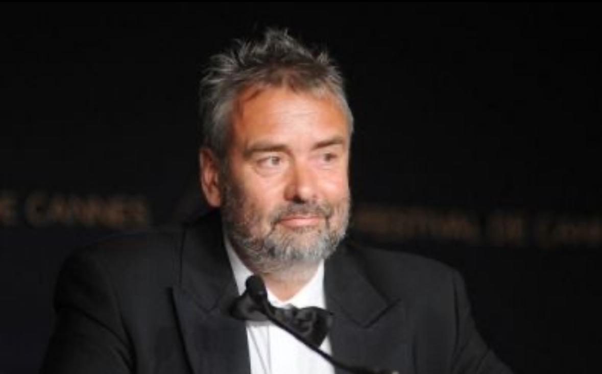 Най известният френски кинорежисьор сценарист и продуцент Люк Бесон и екипа