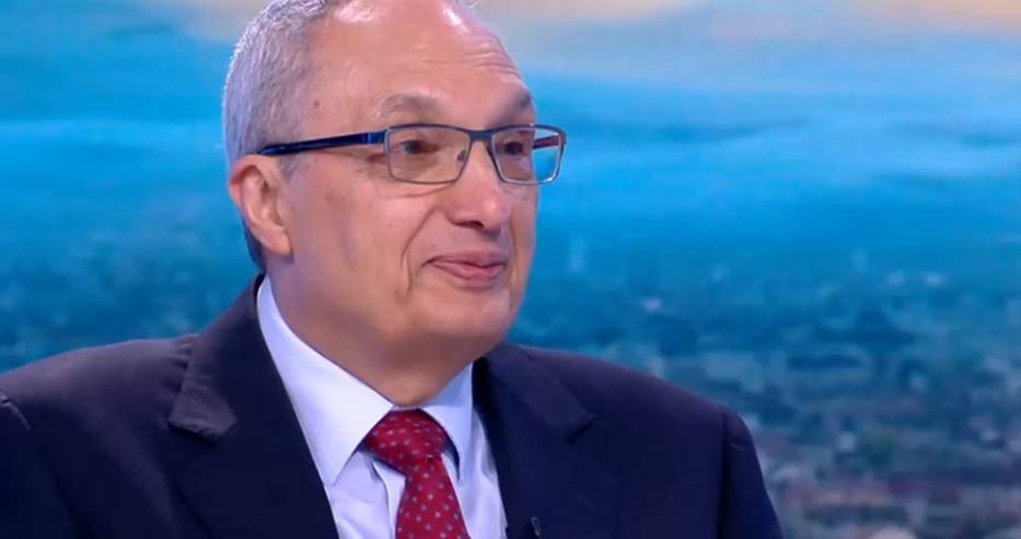 На 10 октомври ще предам на Държавен архив моят личен