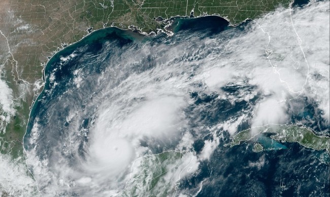 След мощната буря в САЩ може да се очакват силни