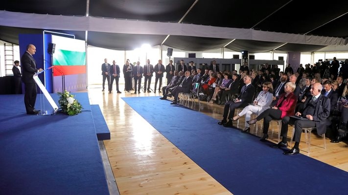 Връщането на мира и сигурността в Европа е първостепенен приоритет