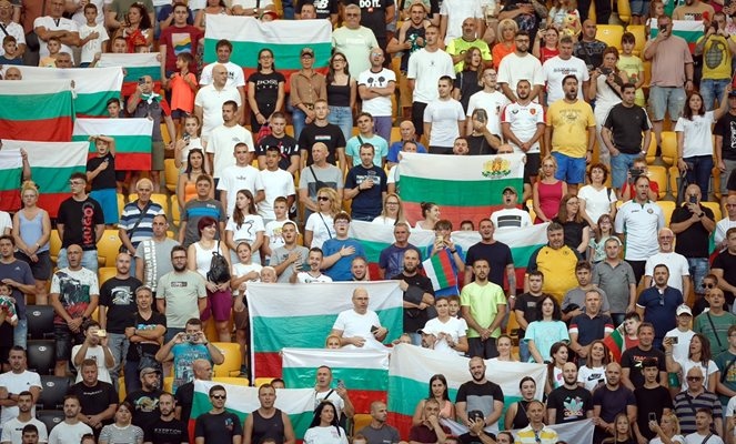 12 000 са вече продадените билети за мача от група