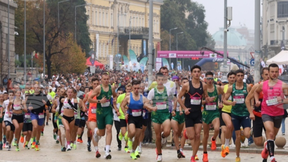 Кениецът Шедрак Кимайо е големият победител в 41 вия Софийски маратон Той