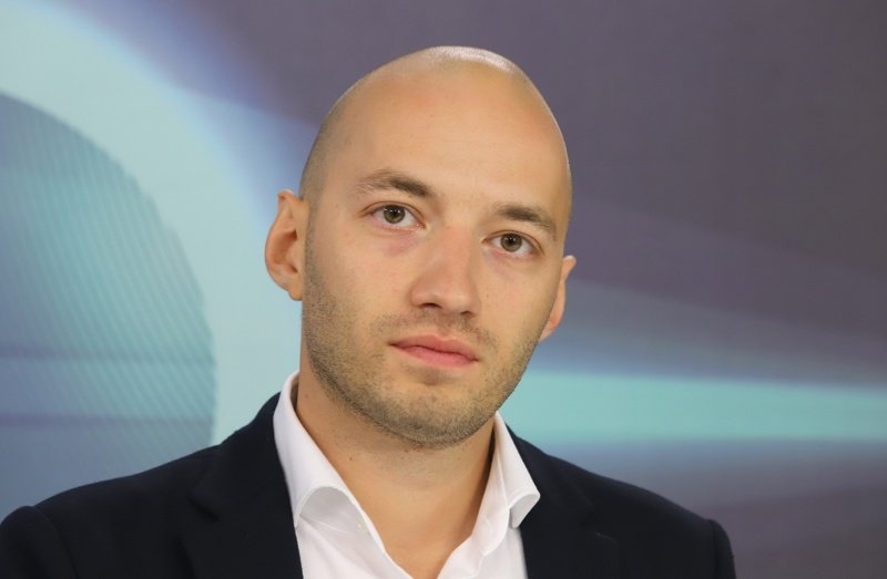 Ние не можем да отговорим на въпроса Изток или Запад