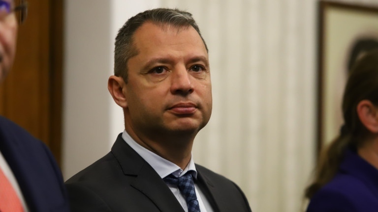 Кандидати за депутати от ГЕРБ и ПП се изправиха един