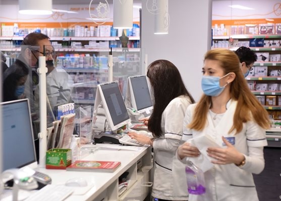 Протестирахме с флагчета с призиви с медийни изяви Ако до