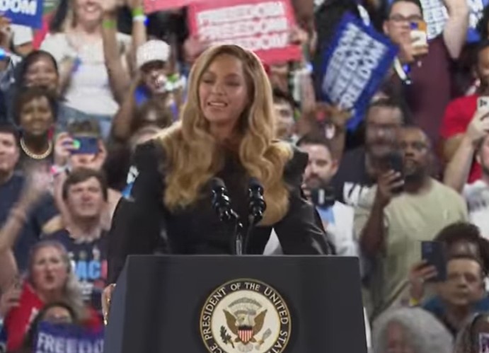 Американската суперзвезда Бионсе се качи снощи на сцената на митинг