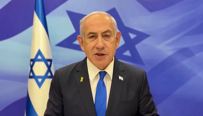 Израелският премиер Бенямин Нетаняху изненадващо обяви днес че отстранява от длъжност популярния