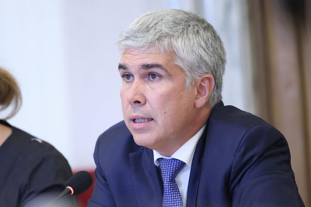 Служебният министър на енергетиката Владимир Малинов съобщи днес че нито