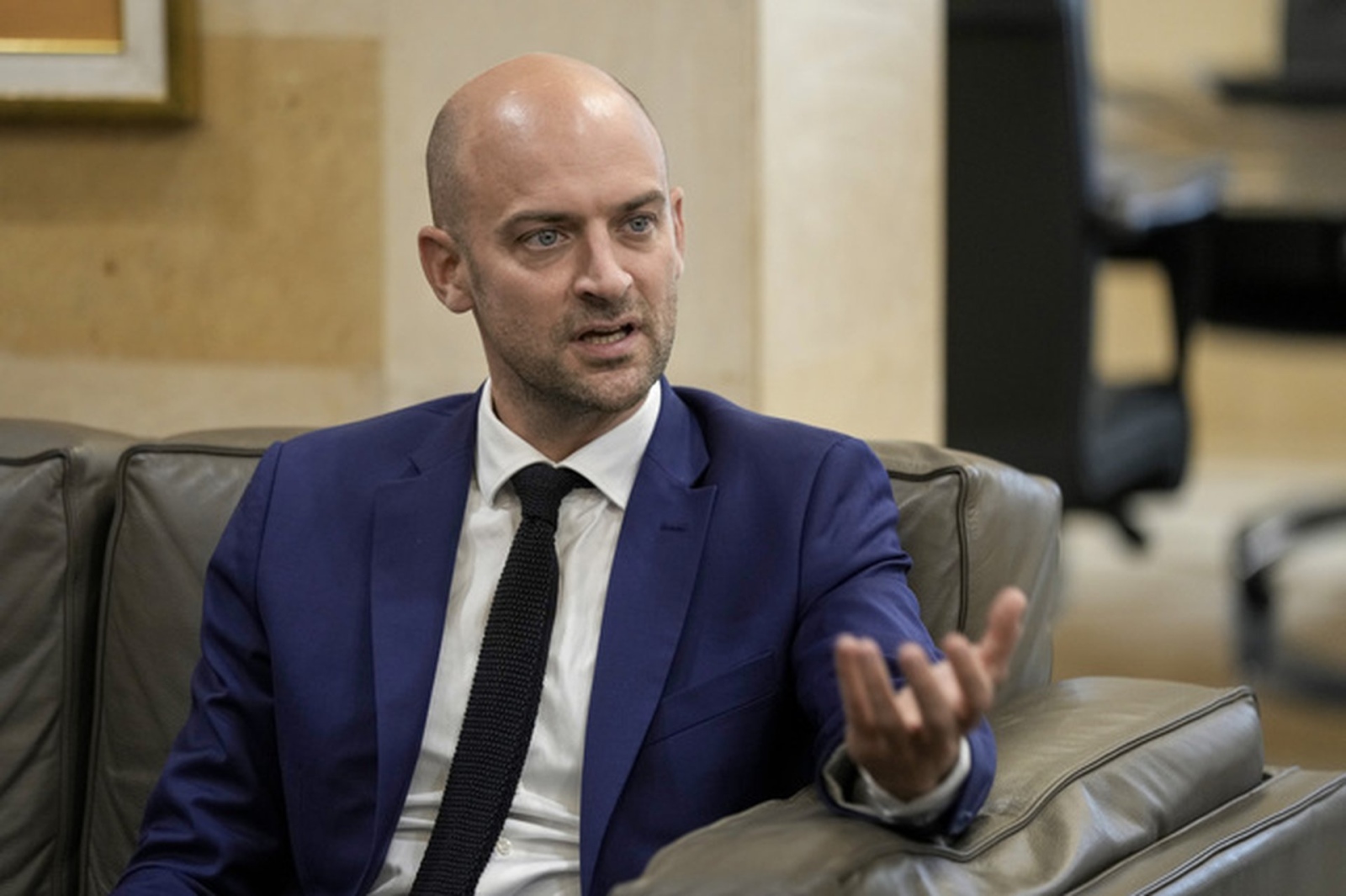 Френският външен министър Жан Ноел Баро смята че съществува риск от