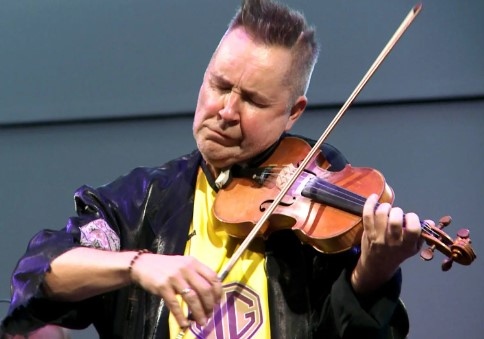 Найджъл Кенеди емблематичният британски цигулар и композитор с два